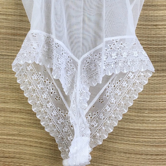 ARIANNE LINGERIE NWT CATHERINE COLLECTION SOFT CUP BODYSUIT IN WHITE Size M / L - Picture 10 of 11